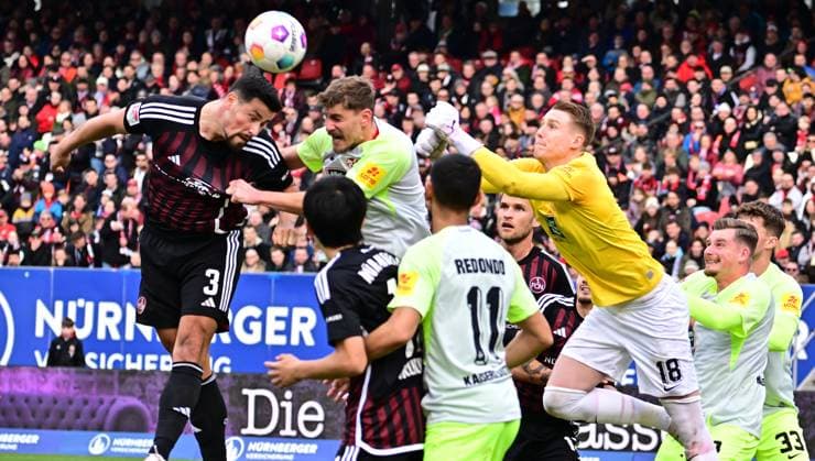18 02 2024 Soccer Season 2023 2024 2 Soccer Bundesliga 22 Matchday 1 FC Nürnberg FCN Club 1 FC Kaiserslautern FCK Roten Teufel Sportfoto Zink xwoxzix DFL regulations prohibit any use of photographs as image sequences and or quasi video only for editorial use Ahmet Gürleyen Guerleyen 3, 1 FC Nürnberg FCN Kevin Kraus 5, 1 FC Kaiserslautern FCK Julian Krahl 18, 1 FC Kaiserslautern FCK