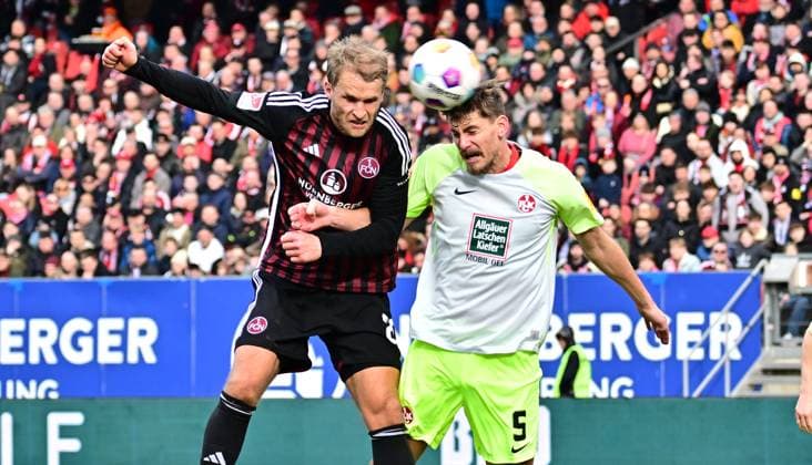 18 02 2024 Soccer Season 2023 2024 2 Soccer Bundesliga 22 Matchday 1 FC Nürnberg FCN Club 1 FC Kaiserslautern FCK Roten Teufel Sportfoto Zink xwoxzix DFL regulations prohibit any use of photographs as image sequences and or quasi video only for editorial use Sebastian Andersson 20, 1 FC Nürnberg FCN Kevin Kraus 5, 1 FC Kaiserslautern FCK