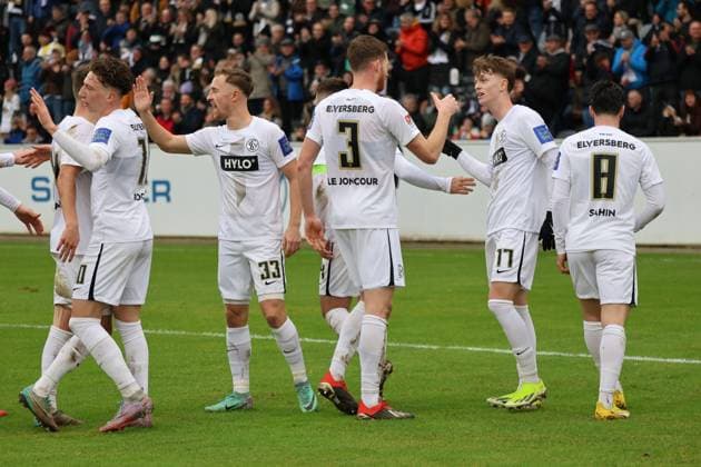 18 02 2024, Soccer, Men, 2 Bundesliga , 22 Matchday, Season 2023 2024, SV 07 Elversberg VfL Osnabrück, Goal celebration to 3 0, Scorer Paul Wanner SV 07 Elversberg Elversberg Ursapharm Arena an der Kaiserlinde Saarland Germany EN
