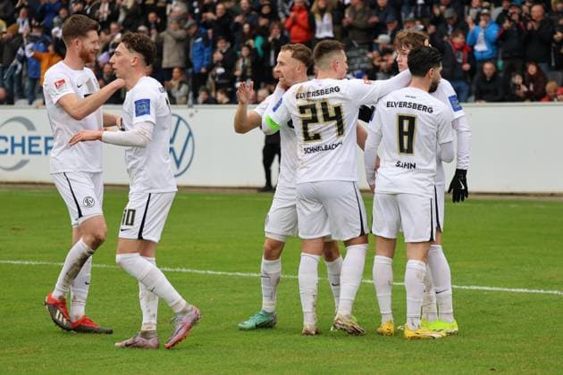 18 02 2024, Soccer, Men, 2 Bundesliga , 22 Matchday, Season 2023 2024, SV 07 Elversberg VfL Osnabrück, Goal celebration to 3 0, Scorer Paul Wanner SV 07 Elversberg Elversberg Ursapharm Arena an der Kaiserlinde Saarland Germany EN