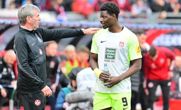 18 02 2024 Soccer Season 2023 2024 2 Soccer Bundesliga 22 Matchday 1 FC Nürnberg FCN Club 1 FC Kaiserslautern FCK Roten Teufel Sportfoto Zink xwoxzix DFL regulations prohibit any use of photographs as image sequences and or quasi video only for editorial use Friedhelm Funkel Trainer 1 FC Kaiserslautern FCK Ragnar Ache 9, 1 FC Kaiserslautern FCK