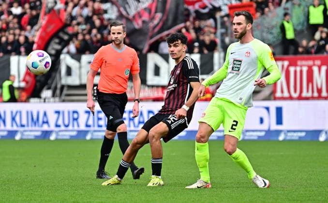 18 02 2024 Soccer Season 2023 2024 2 Soccer Bundesliga 22 Matchday 1 FC Nürnberg FCN Club 1 FC Kaiserslautern FCK Roten Teufel Sportfoto Zink xwoxzix DFL regulations prohibit any use of photographs as image sequences and or quasi video only for editorial use Can Yilmaz Uzun 42, 1 FC Nürnberg FCN Boris Tomiak 2, 1 FC Kaiserslautern FCK