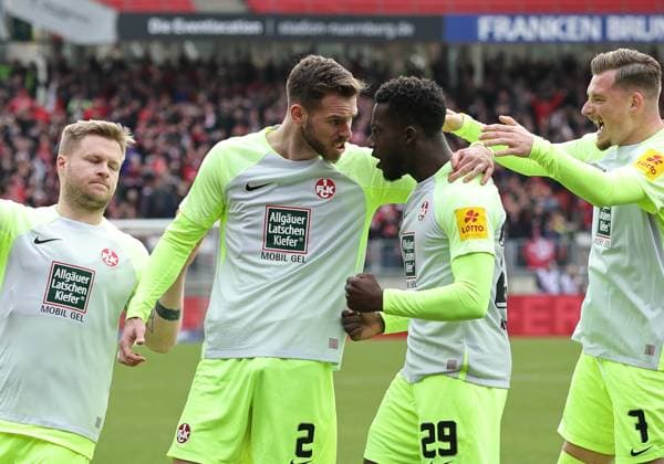 18 02 2024 Soccer Season 2023 2024 2 Soccer Bundesliga 22 Matchday 1 FC Nürnberg FCN Club 1 FC Kaiserslautern FCK Roten Teufel Sportfoto Zink DaMa xdaxmax DFL regulations prohibit any use of photographs as image sequences and or quasi video only for editorial use Jubel Freude Torjubel nach Tor zum 0 1 Richmond Tachie 29, 1 FC Kaiserslautern FCK und Mannschaft Team jubelt freut sich Torschütze Richmond Tachie 29, 1 FC Kaiserslautern FCK