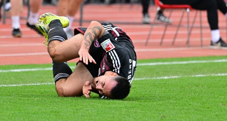 18 02 2024 Soccer Season 2023 2024 2 Soccer Bundesliga 22 Matchday 1 FC Nürnberg FCN Club 1 FC Kaiserslautern FCK Roten Teufel Sportfoto Zink xwoxzix DFL regulations prohibit any use of photographs as image sequences and or quasi video only for editorial use Jens Castrop 17, 1 FC Nürnberg FCN battered on the ground
