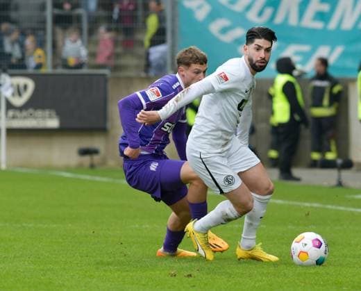 Soccer 2 Bundesliga Season 2023 24 04 02 2024 Ursapharm Arena SV Elversberg elv VfL Osnabrück os Michael CUISANCE VfL Osnabrück , l Semih SAHIN SV Elversberg Soccer 2 Bundesliga SV Elversberg