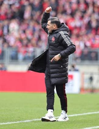 18 02 2024 Soccer Season 2023 2024 2 Soccer Bundesliga 22 Matchday 1 FC Nürnberg FCN Club 1 FC Kaiserslautern FCK Roten Teufel Sportfoto Zink DaMa xdaxmax DFL regulations prohibit any use of photographs as image sequences and or quasi video only for editorial use Cristian Fiel Trainer 1 FC Nürnberg FCN indicates gestures directs gives instructions