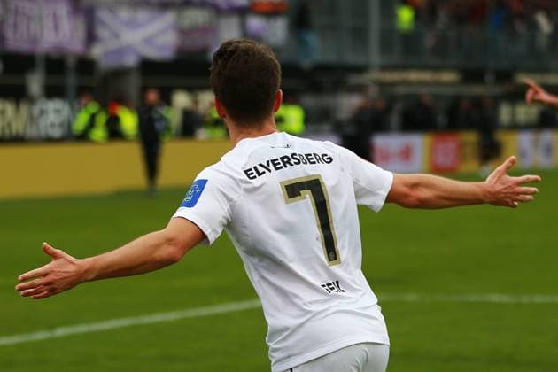 18 02 2024, xrhsx, Fußball 2 Bundesliga, SV Elversberg VfL Osnabrück emspor, v l Torjubel nach dem Tor zum celebrating the goal celebrate 1 0 durch Manuel Feil SV Elversberg DFL DFB REGULATIONS PROHIBIT ANY USE OF PHOTOGRAPHS as IMAGE SEQUENCES and or QUASI VIDEO Elversberg