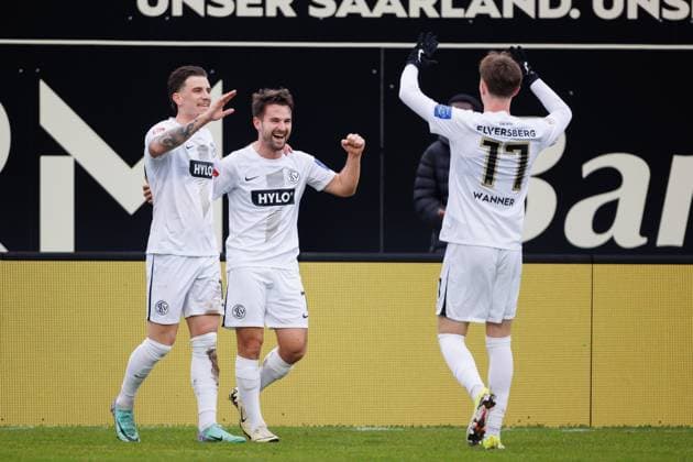 Manuel Feil SV 07 Elversberg celebrates the goal for 1 0 with Hugo Vandermersch SV 07 Elversberg and Paul Wanner SV 07 Elversberg , SV Elversberg vs VFL Osnabrueck, Football, 2 Bundesliga, Matchday 20, Season 2023 2024, 18 02 2024 SV Elversberg vs VFL Osnabrueck, Football, 2 Bundesliga, Matchday 20, Season 2023 2024, 18 02 2024 Elversberg Copyright: xEibner-Pressefoto AlexanderxNeisx EP_ANS