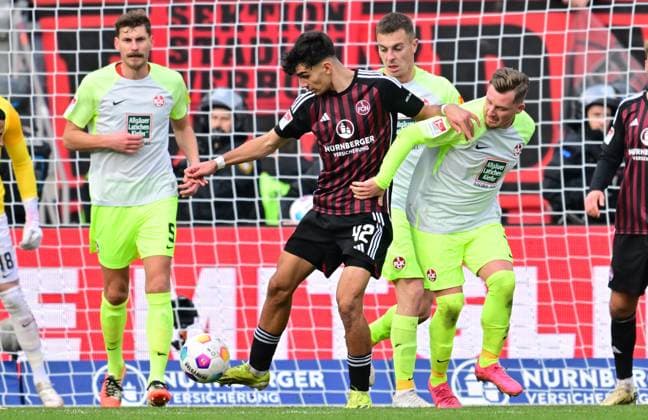 18 02 2024 Soccer Season 2023 2024 2 Soccer Bundesliga 22 Matchday 1 FC Nürnberg FCN Club 1 FC Kaiserslautern FCK Roten Teufel Sportfoto Zink xwoxzix DFL regulations prohibit any use of photographs as image sequences and or quasi video only for editorial use Can Yilmaz Uzun 42, 1 FC Nürnberg FCN Marlon Ritter 7, 1 FC Kaiserslautern FCK