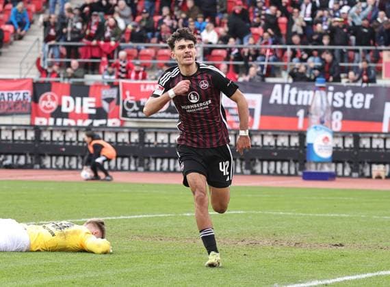 18 02 2024 Soccer Season 2023 2024 2 Soccer Bundesliga 22 Matchday 1 FC Nürnberg FCN Club 1 FC Kaiserslautern FCK Roten Teufel Sportfoto Zink DaMa xdaxmax DFL regulations prohibit any use of photographs as image sequences and or quasi video only for editorial use Jubel Freude Torjubel nach Tor zum 1 1 Can Yilmaz Uzun 42, 1 FC Nürnberg FCN jubelt freut sich Torschütze Can Yilmaz Uzun 42, 1 FC Nürnberg FCN
