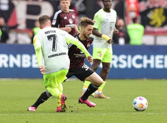 18 02 2024 Soccer season 2023 2024 2 Soccer Bundesliga 22 Matchday 1 FC Nürnberg FCN Club 1 FC Kaiserslautern FCK Roten Teufel Sportfoto Zink DaMa xdaxmax DFL regulations prohibit any use of photographs as image sequences and or quasi video only for editorial use Marlon Ritter 7, 1 FC Kaiserslautern FCK Lukas Schleimer 36, 1 FC Nürnberg FCN