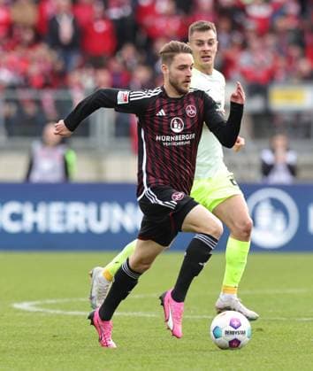 18 02 2024 Soccer Season 2023 2024 2 Soccer Bundesliga 22 Matchday 1 FC Nürnberg FCN Club 1 FC Kaiserslautern FCK Roten Teufel Sportfoto Zink DaMa xdaxmax DFL regulations prohibit any use of photographs as image sequences and or quasi video only for editorial use Lukas Schleimer 36, 1 FC Nürnberg FCN