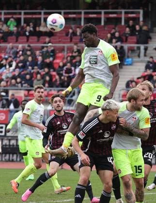 18 02 2024 Soccer Season 2023 2024 2 Soccer Bundesliga 22 Matchday 1 FC Nürnberg FCN Club 1 FC Kaiserslautern FCK Roten Teufel Sportfoto Zink DaMa xdaxmax DFL regulations prohibit any use of photographs as image sequences and or quasi video only for editorial use Ragnar Ache 9, 1 FC Kaiserslautern FCK klärt per Kopfball