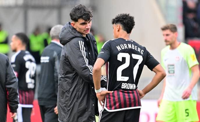 18 02 2024 Soccer Season 2023 2024 2 Soccer Bundesliga 22 Matchday 1 FC Nürnberg FCN Club 1 FC Kaiserslautern FCK Roten Teufel Sportfoto Zink xwoxzix DFL regulations prohibit any use of photographs as image sequences and or quasi video only for editorial use Can Yilmaz Uzun 42, 1 FC Nürnberg FCN Nathaniel Brown 27, 1 FC Nürnberg FCN after the end of the match