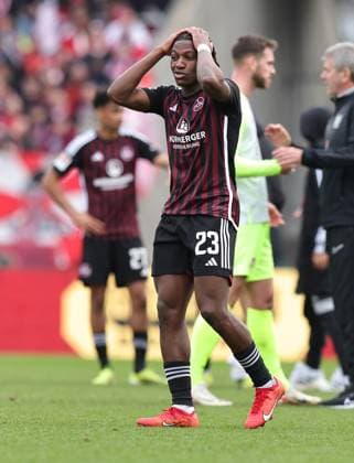 18 02 2024 Soccer season 2023 2024 2 Soccer Bundesliga 22 Matchday 1 FC Nürnberg FCN Club 1 FC Kaiserslautern FCK Roten Teufel Sportfoto Zink DaMa xdaxmax DFL regulations prohibit any use of photographs as image sequences and or quasi video only for editorial use Joseph Hungbo 23, 1 FC Nürnberg FCN disappointed Disappointment after the end of the match