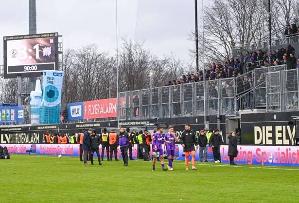 Germany, Spiesen Elversberg, 18 02 2024, Ursapharm Arena at Kaiserlinde, SV Elversberg vs VfL Osnabrueck 2 Bundesliga, fans and players of Osnabrueck after the match Spiesen Elversberg Ursapharm Arena at Kaiserlinde Saarland Germany eu-images-738