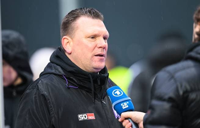 Germany, Spiesen Elversberg, 18 02 2024, Ursapharm Arena at Kaiserlinde, SV Elversberg vs VfL Osnabrueck 2 Bundesliga, Coach Uwe Koschinat VfL Osnabrueck speaks during an interview Spiesen Elversberg Ursapharm Arena at Kaiserlinde Saarland Germany eu-images-738
