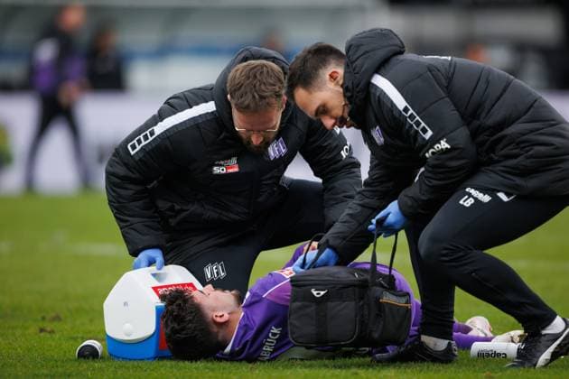 Athanasios Androutsos VFL Osnabrueck must be treated, SV Elversberg vs VFL Osnabrueck, Football, 2 Bundesliga, Matchday 20, Season 2023 2024, 18 02 2024 SV Elversberg vs VFL Osnabrueck, Football, 2 Bundesliga, Matchday 20, Season 2023 2024, 18 02 2024 Elversberg Copyright: xEibner-Pressefoto AlexanderxNeisx EP_ANS