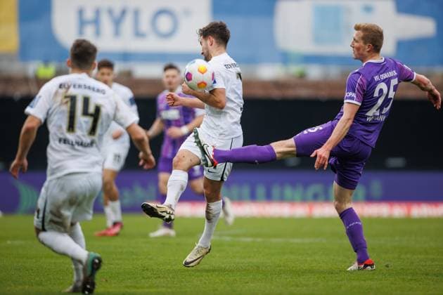Manuel Feil SV 07 Elversberg in duel with Niklas Wiemann VFL Osnabrueck , SV Elversberg vs VFL Osnabrueck, Soccer, 2 Bundesliga, Matchday 20, Season 2023 2024, 18 02 2024 SV Elversberg vs VFL Osnabrueck, Soccer, 2 Bundesliga, Matchday 20, Season 2023 2024, 18 02 2024 Elversberg Copyright: xEibner-Pressefoto AlexanderxNeisx EP_ANS