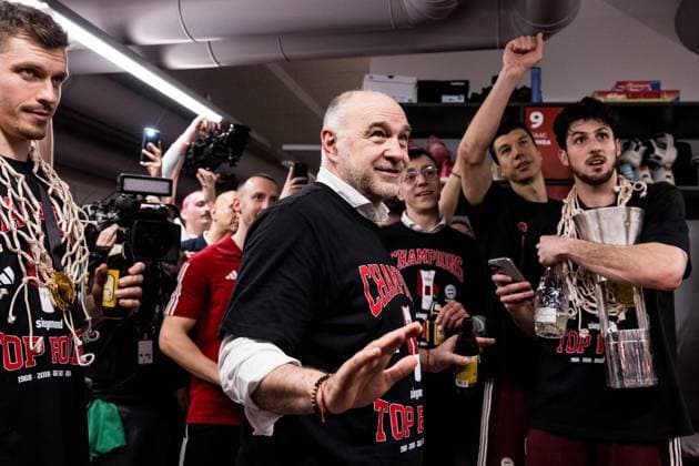 Siegmund Top Four Munich Final FC Bayern Munich Ratiopharm Ulm 18 02 2024 Pablo Laso Headcoach FC Bayern Munich Speech in the dressing room Siegmund Top Four Munich Final FC Bayern Munich Ratiopharm Ulm, Munich, BMW Park on 18 02 2024 Copyright: xBEAUTIFULxSPORTS Wunderlx