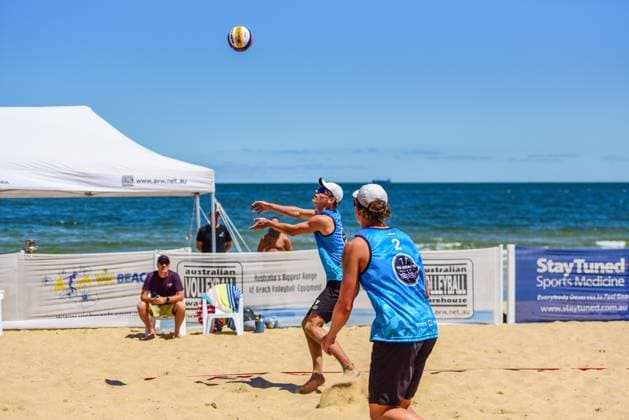 February 18, 2024, Melbourne, Victoria, Australia: Klaas McIntosh (L) and Ben Carroll (R) seen in action during the Men s AAA semi-final game of the Vic Open Beach volleyball, Beachvolleyball Tournament at St Kilda Beach. Ben Carroll & Klaas McIntosh won against Jack Gregory & Patrick Tang in 3 sets 21:14, 19:21, 16:14. Melbourne Australia - ZUMAs197 20240218_aaa_s197_059 Copyright: xAlexanderxBogatyrevx