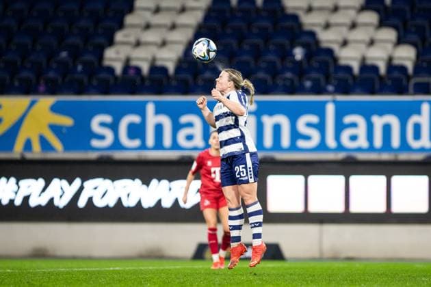 Google Pixel Frauen Bundesliga 14 Spieltag MSV Duisburg 1 FC Köln 18 02 2024 Sigurdardottir Ingibjörg MSV Duisburg, 25 with the header Google Pixel Frauen Bundesliga 14 Spieltag MSV Duisburg 1 FC Köln Schauinsland Reisen Arena Duisburg 18 02 2024 DFB DFL REGULATIONS PROHIBIT ANY USE OF PHOTOGRAPHS AS IMAGE SEQUENCES AND OR QUASI VIDEO Copyright: xBEAUTIFULxSPORTS Buriakovx