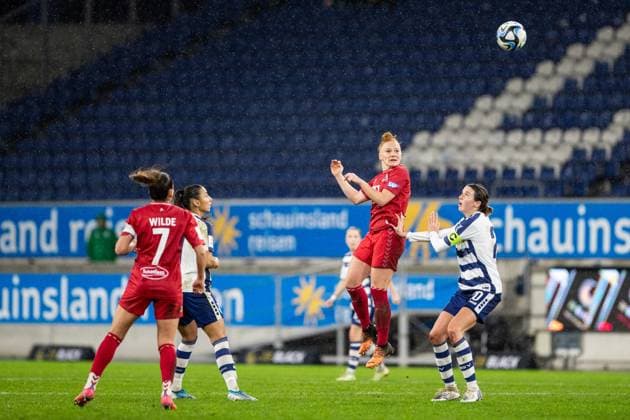 Google Pixel Womens Bundesliga 14 Matchday MSV Duisburg 1 FC Köln 18 02 2024 Laura Vogt 1 FC Köln, 8 in duel with Hess Alexandra Loy MSV Duisburg, 20 Google Pixel Womens Bundesliga 14 Matchday MSV Duisburg 1 FC Köln Schauinsland Reisen Arena Duisburg 18 02 2024 DFB DFL REGULATIONS PROHIBIT ANY USE OF PHOTOGRAPHS AS IMAGE SEQUENCES AND OR QUASI VIDEO Copyright: xBEAUTIFULxSPORTS Buriakovx