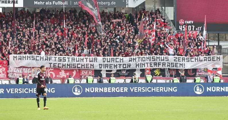 18 02 2024 Soccer Season 2023 2024 2 Soccer Bundesliga 22 Matchday 1 FC Nürnberg FCN Club 1 FC Kaiserslautern FCK Roten Teufel Sportfoto Zink DaMa xdaxmax DFL regulations prohibit any use of photographs as image sequences and or quasi video only for editorial use banner banner of the spectators audience fans of 1 FC Kaiserslautern FCK team structure destroyed by actionism questioning technical director