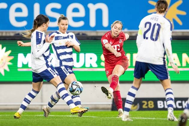 Google Pixel Frauen Bundesliga 14 Spieltag MSV Duisburg 1 FC Köln 18 02 2024 Sharon Beck 1 FC Köln, 10 at the shot Google Pixel Frauen Bundesliga 14 Spieltag MSV Duisburg 1 FC Köln Schauinsland Reisen Arena Duisburg 18 02 2024 DFB DFL REGULATIONS PROHIBIT ANY USE OF PHOTOGRAPHS AS IMAGE SEQUENCES AND OR QUASI VIDEO Copyright: xBEAUTIFULxSPORTS Buriakovx