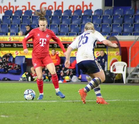 18 02 2024, xgrfx, Fussball 1 Bundesliga Damen, MSV Duisburg Damen 1 FC Köln Damen emspor, v l Ingibjörg Sigurardottir MSV Duisburg DFL DFB REGULATIONS PROHIBIT ANY USE OF PHOTOGRAPHS as IMAGE SEQUENCES and or QUASI VIDEO Duisburg