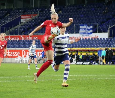 18 02 2024, xgrfx, Fussball 1 Bundesliga Damen, MSV Duisburg Damen 1 FC Köln Damen emspor, v l Sharon Beck 1 FC Köln DFL DFB REGULATIONS PROHIBIT ANY USE OF PHOTOGRAPHS as IMAGE SEQUENCES and or QUASI VIDEO Duisburg