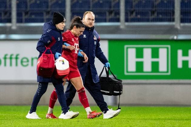 Google Pixel Frauen Bundesliga 14 Spieltag MSV Duisburg 1 FC Köln 18 02 2024 Manjou Wilde 1 FC Köln, 7 with the injury Google Pixel Frauen Bundesliga 14 Spieltag MSV Duisburg 1 FC Köln Schauinsland Reisen Arena Duisburg 18 02 2024 DFB DFL REGULATIONS PROHIBIT ANY USE OF PHOTOGRAPHS AS IMAGE SEQUENCES AND OR QUASI VIDEO Copyright: xBEAUTIFULxSPORTS Buriakovx