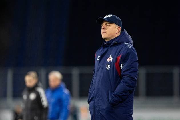 Google Pixel Frauen Bundesliga 14 Spieltag MSV Duisburg 1 FC Köln 18 02 2024 Daniel Weber Trainer 1 FC Köln Google Pixel Frauen Bundesliga 14 Spieltag MSV Duisburg 1 FC Köln Schauinsland Reisen Arena Duisburg 18 02 2024 DFB DFL REGULATIONS PROHIBIT ANY USE OF PHOTOGRAPHS AS IMAGE SEQUENCES AND OR QUASI VIDEO Copyright: xBEAUTIFULxSPORTS Buriakovx