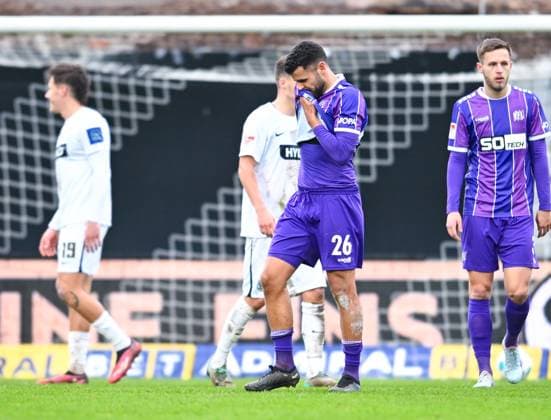 Germany, Spiesen Elversberg, 18 02 2024, Ursapharm Arena at Kaiserlinde, SV Elversberg vs VfL Osnabrueck 2 Bundesliga, Dave Gnaase VfL Osnabrueck looks dejected Spiesen Elversberg Ursapharm Arena at Kaiserlinde Saarland Germany eu-images-738