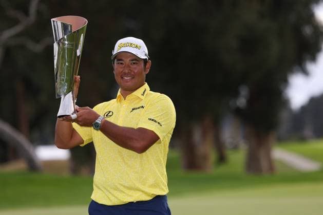 February 18, 2024, Pacific Palisades, California, USA: HIDEKI MATSUYAMA poses with the tournament trophy after the final round of The Genesis Invitational at Riviera Country Club in Pacific Palisades, California. Pacific Palisades USA - ZUMAt158 20240218_zsp_t158_045 Copyright: xBrentonxTsex