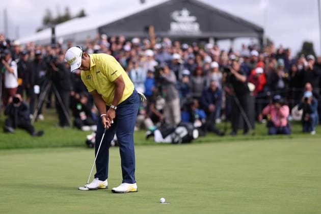 February 18, 2024, Pacific Palisades, California, USA: HIDEKI MATSUYAMA putts on the 18th hole during the final round of The Genesis Invitational at Riviera Country Club in Pacific Palisades, California. Pacific Palisades USA - ZUMAt158 20240218_zsp_t158_061 Copyright: xBrentonxTsex