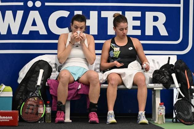 Tournament winner Maja Chwalinska POL re Jesika Maleckova CZE li Burgwaechter Ladies Open 2024, womens tennis, ITF World Ranking Tournament, doubles final, Julia Lohoff GER Conny Perrin CHF vs Maja Chwalinska POL Jesika Maleckova CZE , 18 02 2024 Burgwaechter Ladies Open 2024, womens tennis, ITF World Ranking Tournament, 12 18 02 2024 Altenkirchen Copyright: xAugstx xEibner-Pressefotox EP_jat