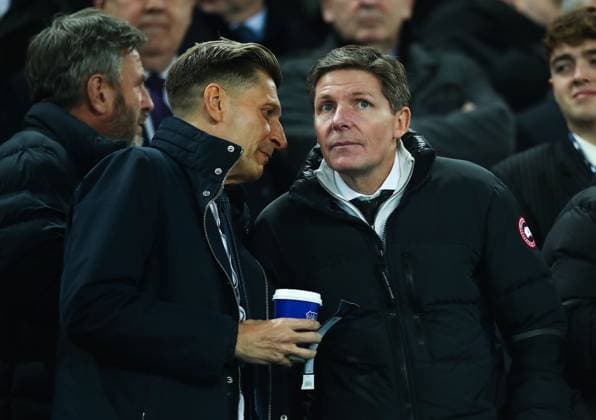 Everton v Crystal Palace, Liverpool, UK - 19 Feb 2024 New Crystal Palace Manager, Oliver Glasner speaks with Crystal Palace Chairman, Steve Parish during the Premier League match between Everton and Crystal Palace at Goodison Park, Liverpool on 19 February 2024 ( Liverpool Goodison Park Liverpool England Copyright: xMicahxCrook PPAUKx PPA-090385