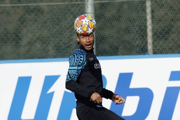 Italy: training session SSC Napoli SSC Napoli s Swedish midfielder Jens-Lys Michel Cajuste controls the ball during training ahead of the UEFA Champions League against Barcellona at Konami Center on February 20, 2024, in Castel Volturno, Italy. ABPH8174 Copyright: xAntonioxBalascox