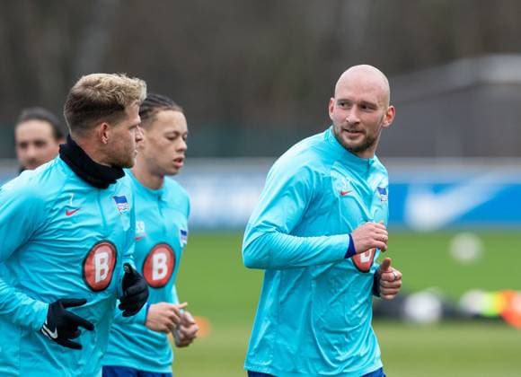Football, Men, Season 2023 24, 2 Bundesliga, Hertha BSC, Training, f l Florian Niederlechner Hertha BSC , Derry Scherhant Hertha BSC , Toni Leistner Hertha BSC , 20 02 2024, Copyright: xSebastianxRäppold MatthiasxKochx