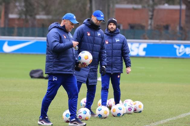 DEU, DFL, 2 FBL Hertha BSC, Training, 20 02 2024, Sportforum, Berlin, DEU, DFL, 2 FBL Hertha BSC, Training, in the picture Head Coach Pal Dardai Hertha BSC Berlin , Co Coach Tamas Bodog Hertha BSC Berlin , Co Coach Admir Hamzagic Hertha BSC Berlin DFL regulations prohibit any use of Photographs as image sequences and or quasi video Foto Juergen Engler nordphoto GmbH nordphotoxGmbHx xEngler nph00076