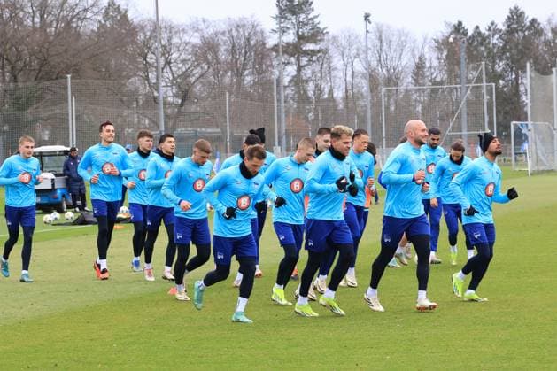 DEU, DFL, 2 FBL Hertha BSC, Training, 20 02 2024, Sportforum, Berlin, DEU, DFL, 2 FBL Hertha BSC, Training, im Bild Auslauftraining, auslaufen nach einem Spiel, Hertha Spielerkreis DFL regulations prohibit any use of Photographs as image sequences and or quasi video Foto Juergen Engler nordphoto GmbH nordphotoxGmbHx xEngler nph00076