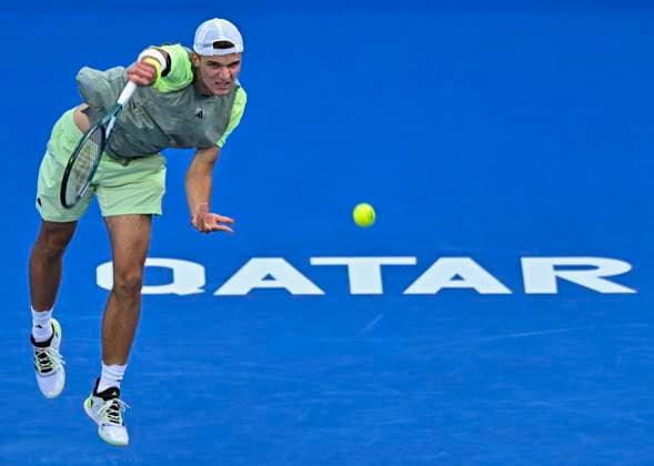 ATP, Tennis Herren Qatar Exxonmobil Open Tennis Tournament 2024 Jakub Mensik of the Czech Republic is playing against Alejandro Davidovich Fokina of Spain in his round of 32 singles match at the ATP Qatar ExxonMobil Open tennis tournament at the Khalifa International Tennis Complex in Doha, Qatar, on February 20, 2024. DOHA Qatar  Copyright: xNoushadxThekkayilx originalFilename:varittyakkal-atpqatar240220_npBNi.jpg