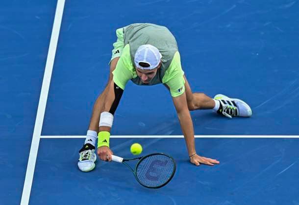 ATP, Tennis Herren Qatar Exxonmobil Open Tennis Tournament 2024 Jakub Mensik of the Czech Republic is playing against Alejandro Davidovich Fokina of Spain in his round of 32 singles match at the ATP Qatar ExxonMobil Open tennis tournament at the Khalifa International Tennis Complex in Doha, Qatar, on February 20, 2024. DOHA Qatar  Copyright: xNoushadxThekkayilx originalFilename:varittyakkal-atpqatar240220_np3bs.jpg