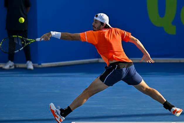 ATP, Tennis Herren Qatar Exxonmobil Open Tennis Tournament 2024 Giulio Zeppieri of Italy is playing against Emil Ruusuvuori of Finland in his round of 32 singles match at the ATP Qatar ExxonMobil Open tennis tournament at the Khalifa International Tennis Complex in Doha, Qatar, on February 20, 2024. DOHA Qatar  Copyright: xNoushadxThekkayilx originalFilename:varittyakkal-atpqatar240220_npNYK.jpg