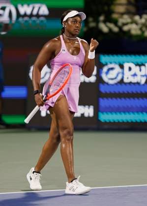 Sloane Stephens makes a fist and cheers,Cheers,Joy,Emotion, Dubai Duty Free Tennis Championships, Dubai, U A E Tennis Dubai Tennis Championships 2024 WTA Dubai Duty Free Tennis Stadium Dubai United Arab Emirates 20 February 2024 Copyright: xJuergenxHasenkopfx