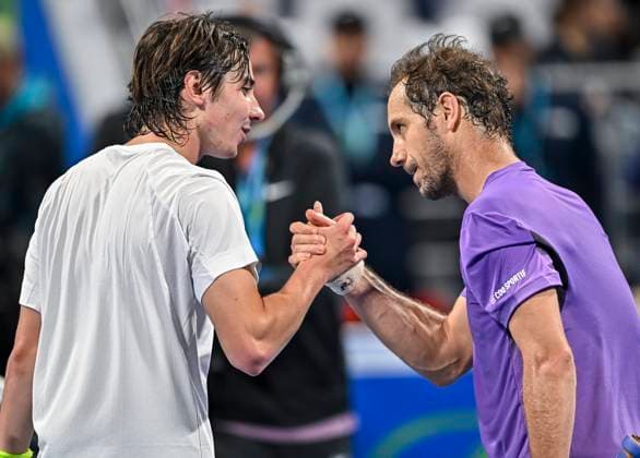 ATP, Tennis Herren Qatar Exxonmobil Open Tennis Tournament 2024 Richard Gasquet (R) of France is shaking hands with Alexander Shevchenko of Kazakhstan after winning the round of 32 singles match at the ATP Qatar ExxonMobil Open tennis tournament at the Khalifa International Tennis Complex in Doha, Qatar, on February 20, 2024. DOHA Qatar  Copyright: xNoushadxThekkayilx originalFilename:varittyakkal-atpqatar240220_npkOh.jpg