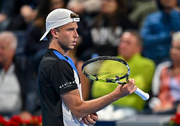 ATP, Tennis Herren Qatar Exxonmobil Open Tennis Tournament 2024 Alexandre Muller of France is playing against Andy Murray of Great Britain in his round of 32 singles match at the ATP Qatar ExxonMobil Open tennis tournament at the Khalifa International Tennis Complex in Doha, Qatar, on February 20, 2024. DOHA Qatar  Copyright: xNoushadxThekkayilx originalFilename:varittyakkal-atpqatar240220_npQOl.jpg