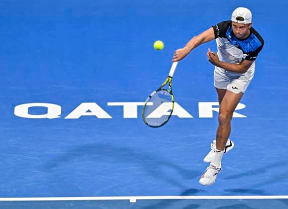 ATP, Tennis Herren Qatar Exxonmobil Open Tennis Tournament 2024 Alexandre Muller of France is playing against Andy Murray of Great Britain in his round of 32 singles match at the ATP Qatar ExxonMobil Open tennis tournament at the Khalifa International Tennis Complex in Doha, Qatar, on February 20, 2024. DOHA Qatar  Copyright: xNoushadxThekkayilx originalFilename:varittyakkal-atpqatar240220_npDMo.jpg