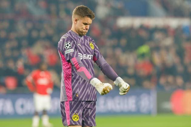 EINDHOVEN, 20-02-2024, Philips Stadium, UEFA Champions League season 2023 24, match between PSV and Borussia Dortmund, Borussia Dortmund goalkeeper Alexander Meyer PSV - Borussia Dortmund  x24343849x Copyright: